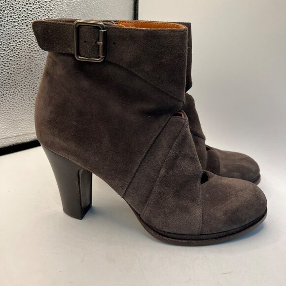 Chie Mahara Suede Chunky Heel Platform Ankle Booties sz 39 - Picture 1 of 11